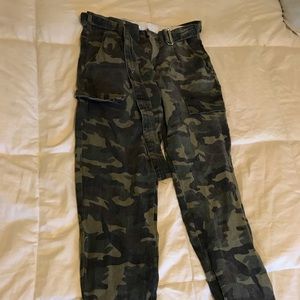 Laura’s boutique Green Camo Pants